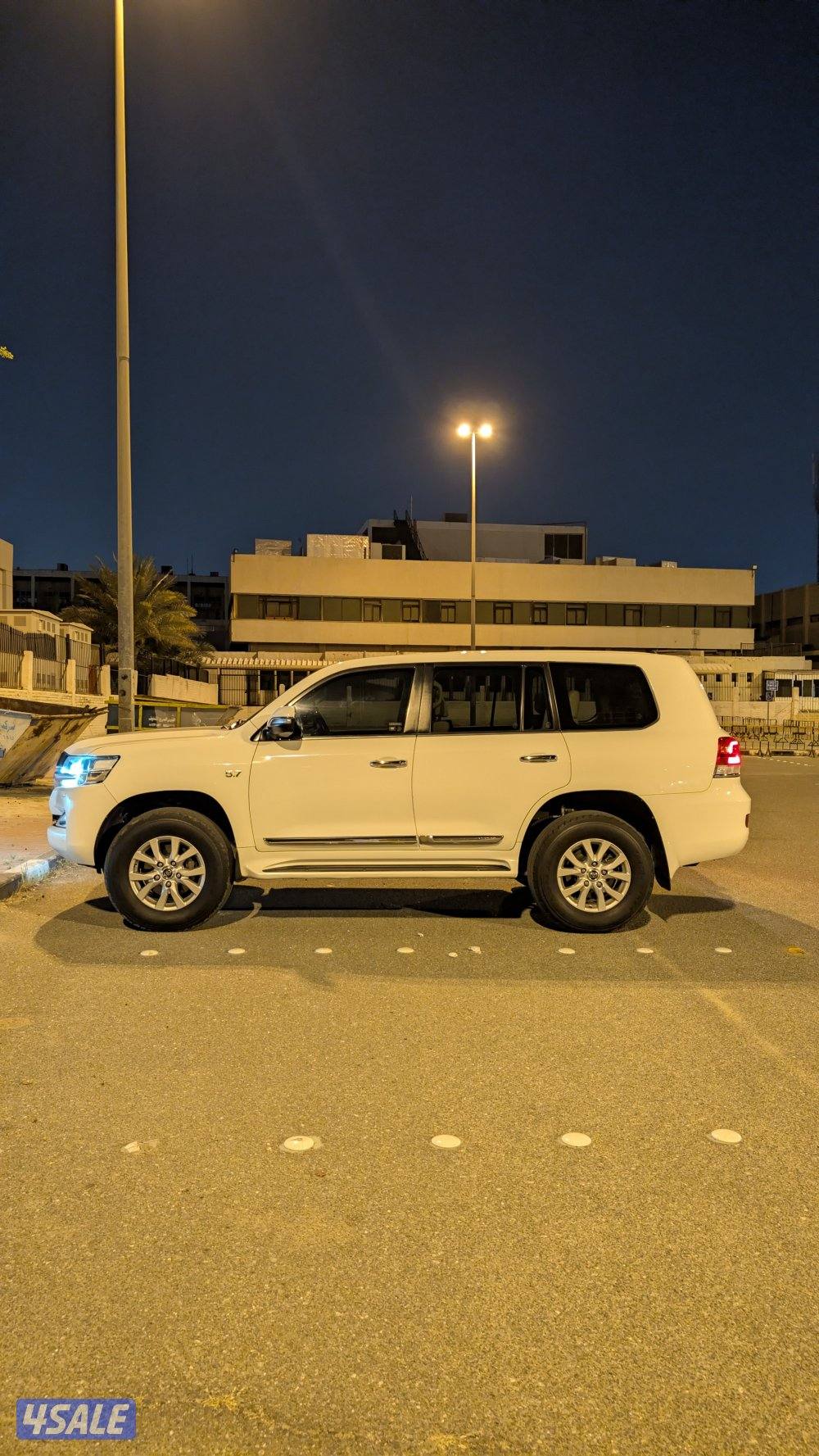 للبيع لاندكروزر في اكس ار 20165