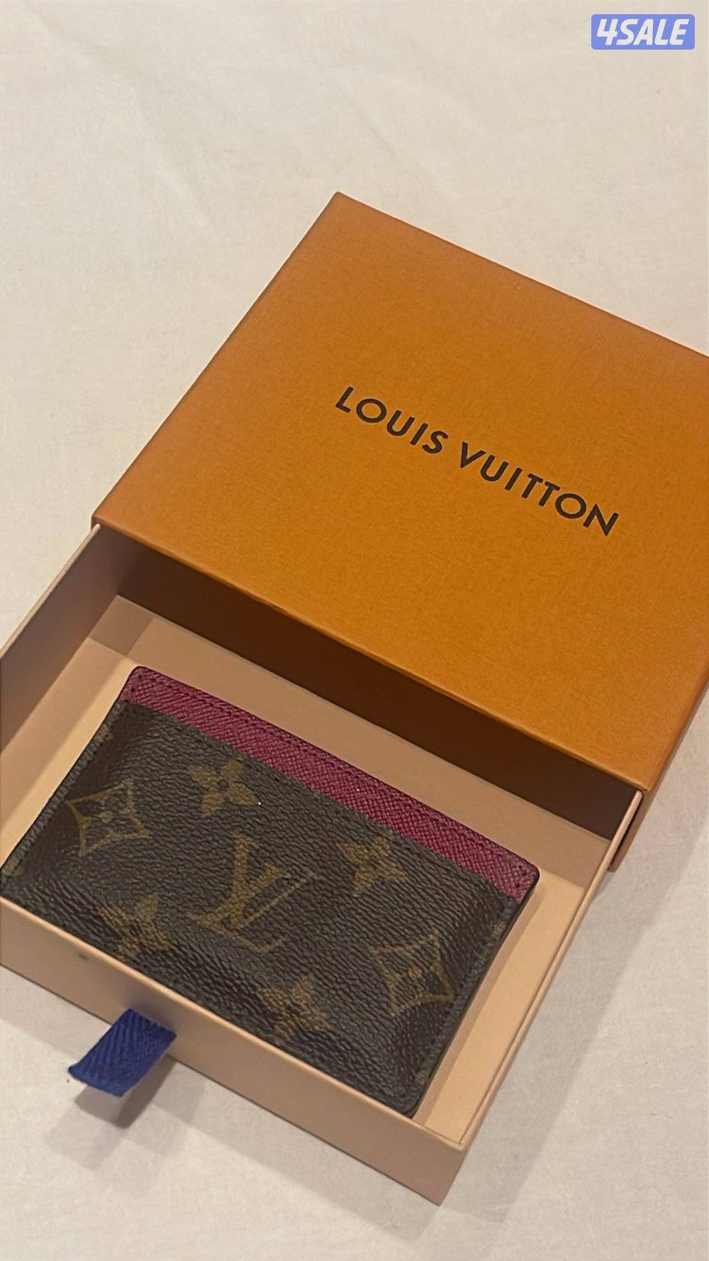 كارد هولدر LV اصلي مستعمل بحاله ممتازه2