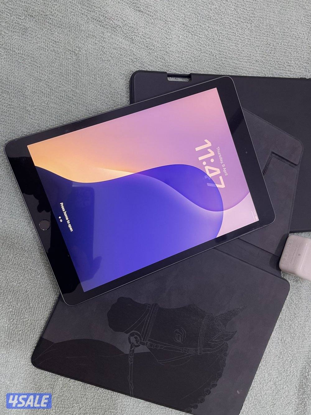 ايباد ابل الاصلي الجيل التاسع 9 نظيف 64 قيقا نظيف وشغال تمام ما فيه شي2