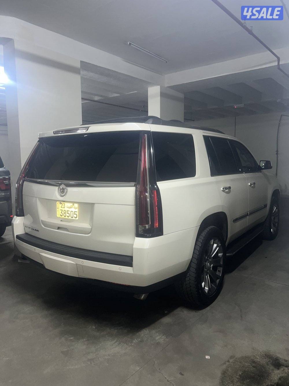 اسكاليد لون صدفي 2015 بحالة الوكالة8