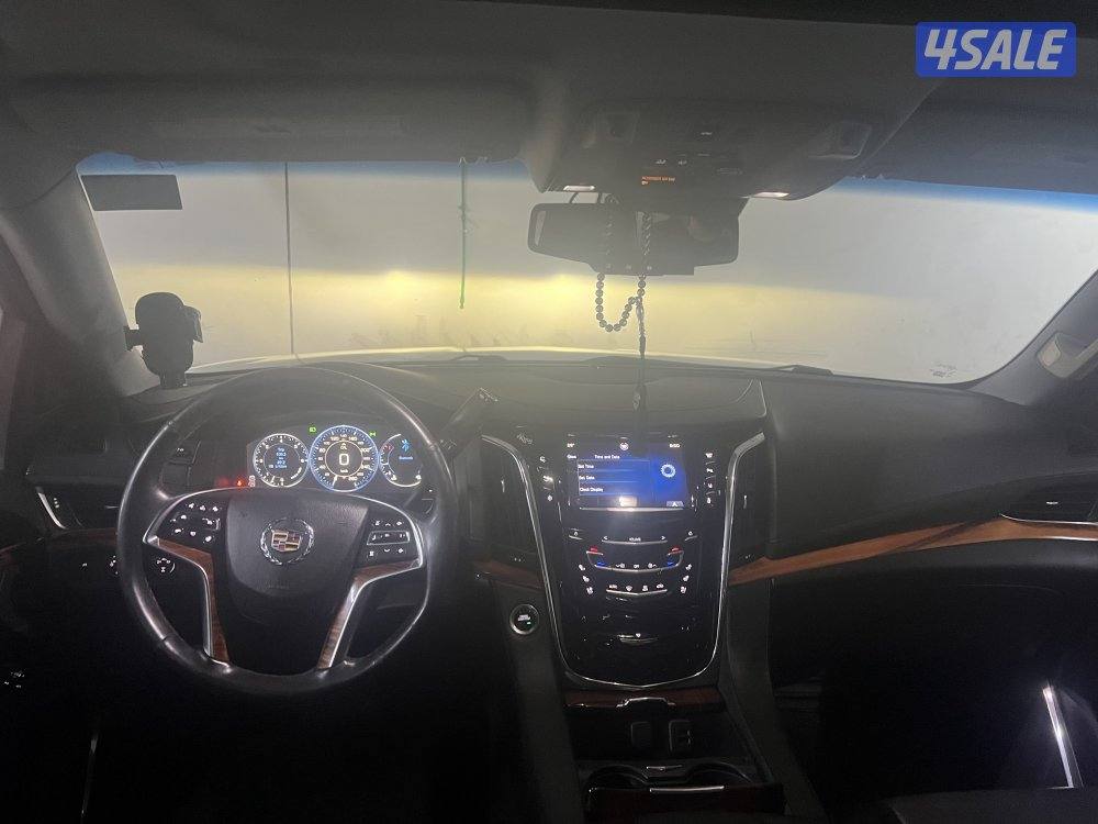 اسكاليد لون صدفي 2015 بحالة الوكالة10