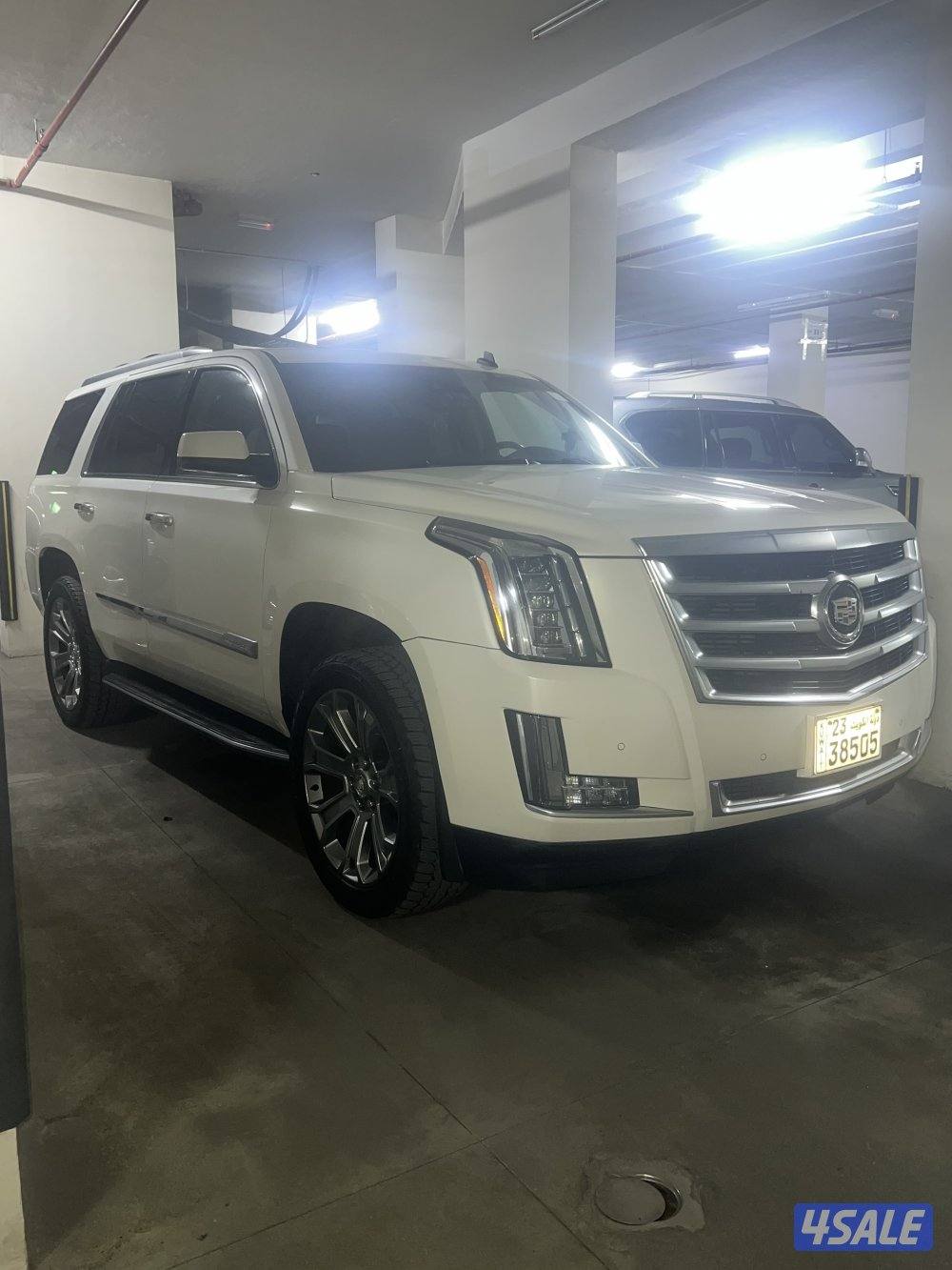 اسكاليد لون صدفي 2015 بحالة الوكالة12