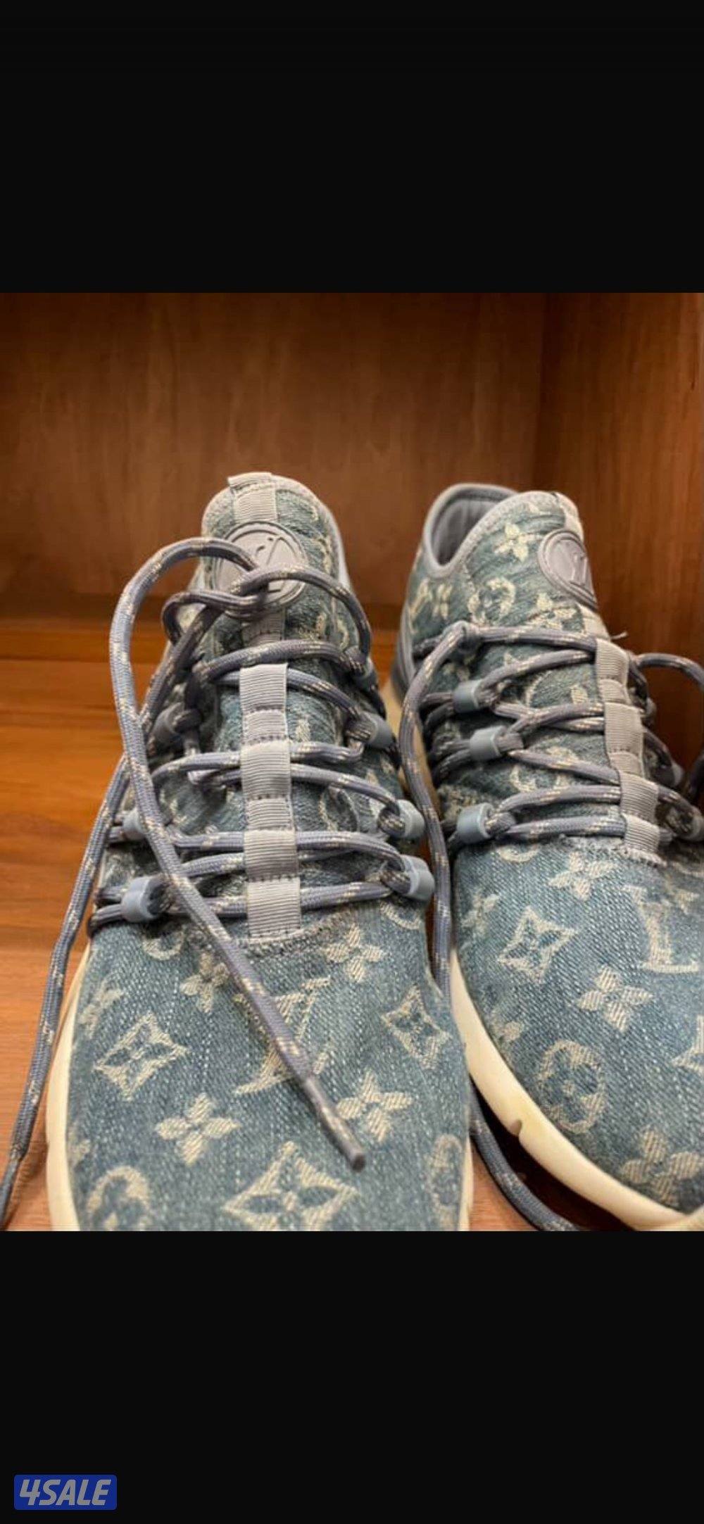 LV shoes light used1