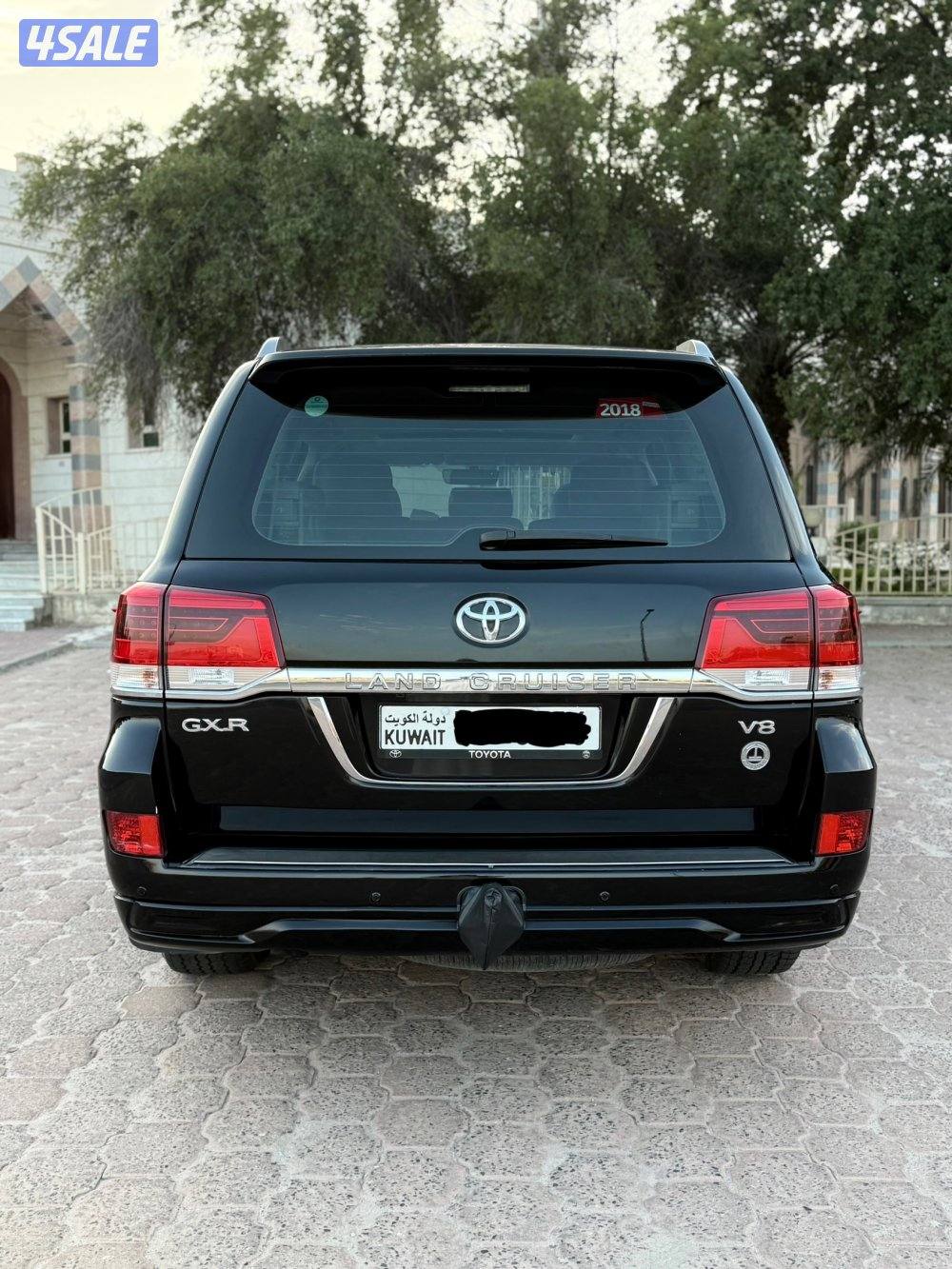 لاندكروزر GXR V8 المالك الأول ماشي 149 موديل 2018 بحالة الوكالة5