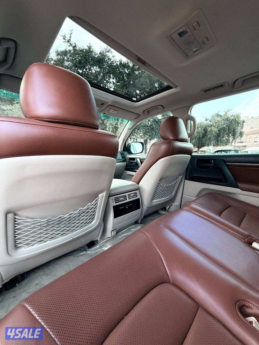 لاندكروزر GXR V8 المالك الأول ماشي 149 موديل 2018 بحالة الوكالة9