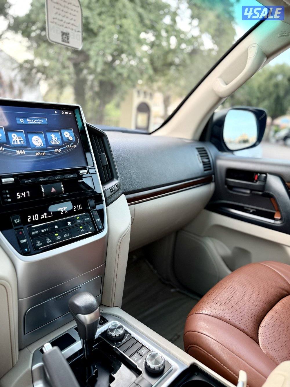 لاندكروزر GXR V8 المالك الأول ماشي 149 موديل 2018 بحالة الوكالة12