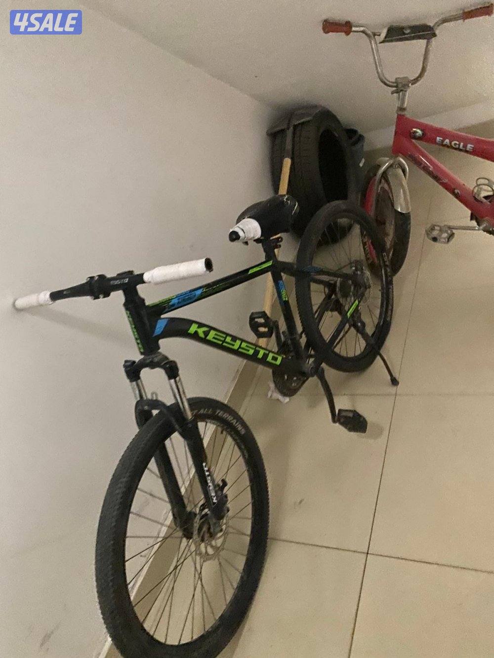 قاريه ما في شي بس البريكات شيلهم بيعه سريعه0