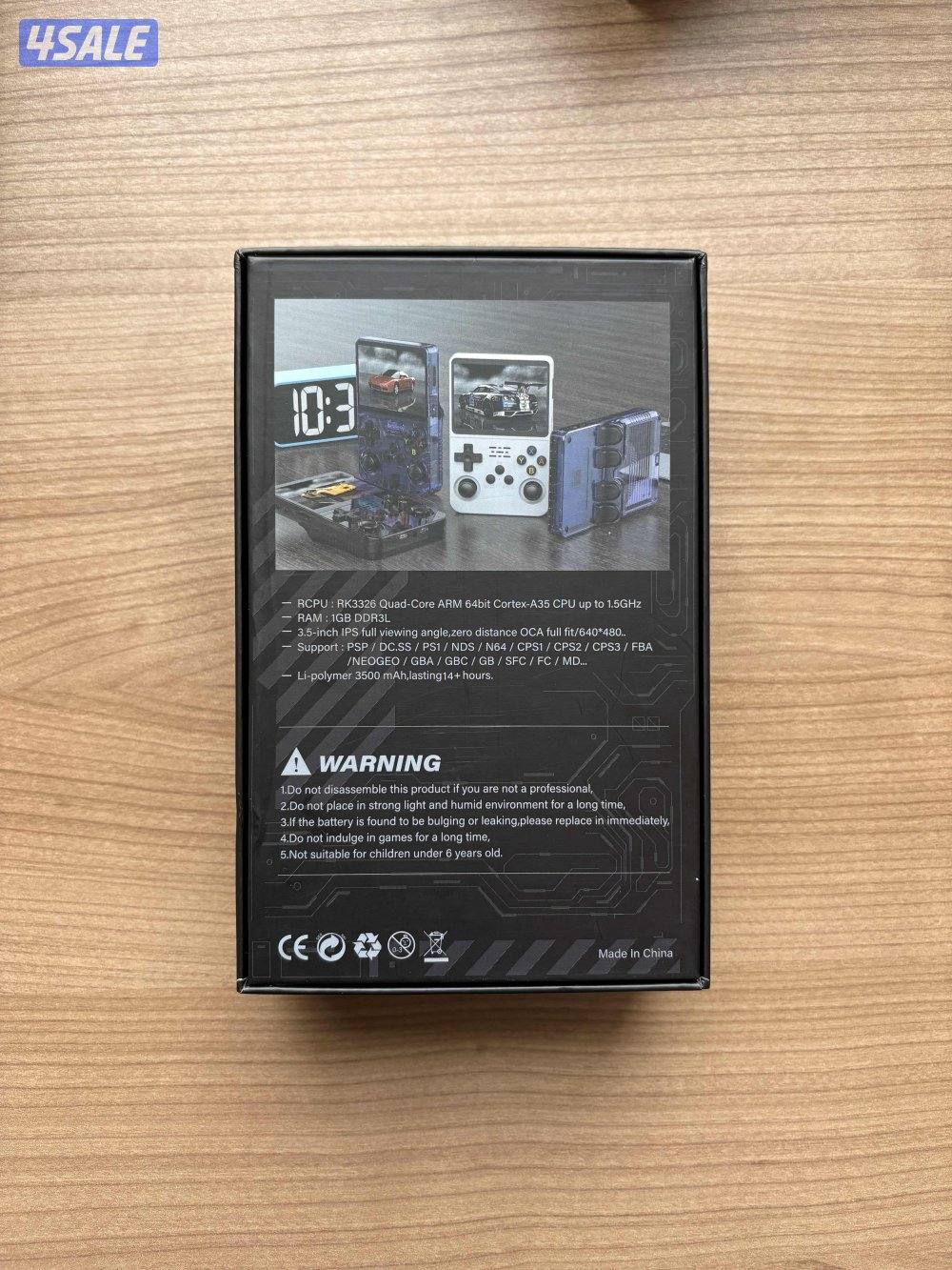 R36s retro gaming console2