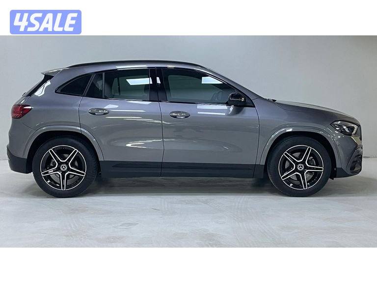 Mercedes-Benz GLA4