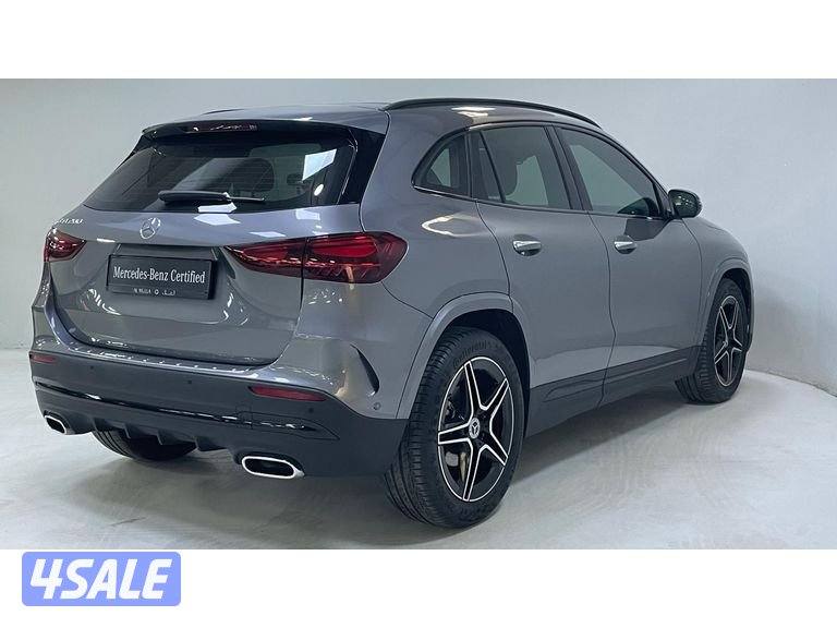 Mercedes-Benz GLA7
