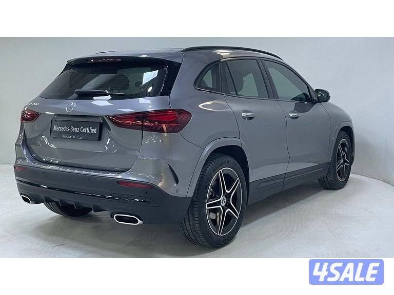 Mercedes-Benz GLA7
