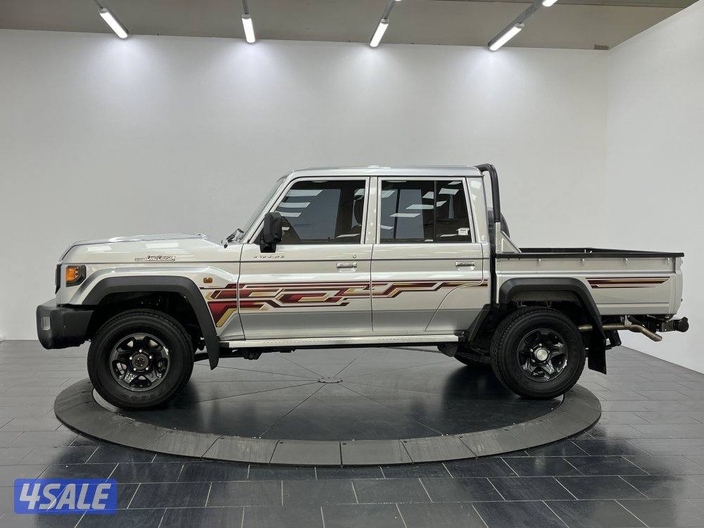 TOYOTA LC HD 24H06A  _ L.CRUISER HD D/C2