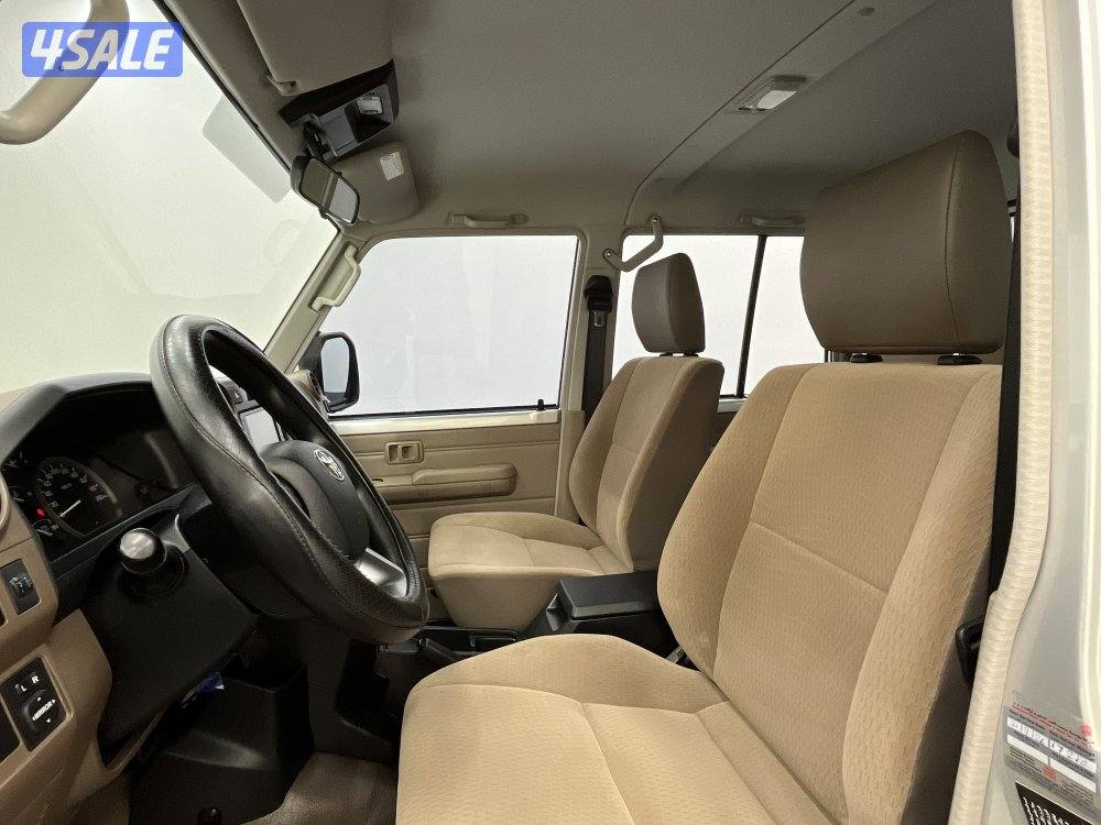 TOYOTA LC HD 24H06A  _ L.CRUISER HD D/C5