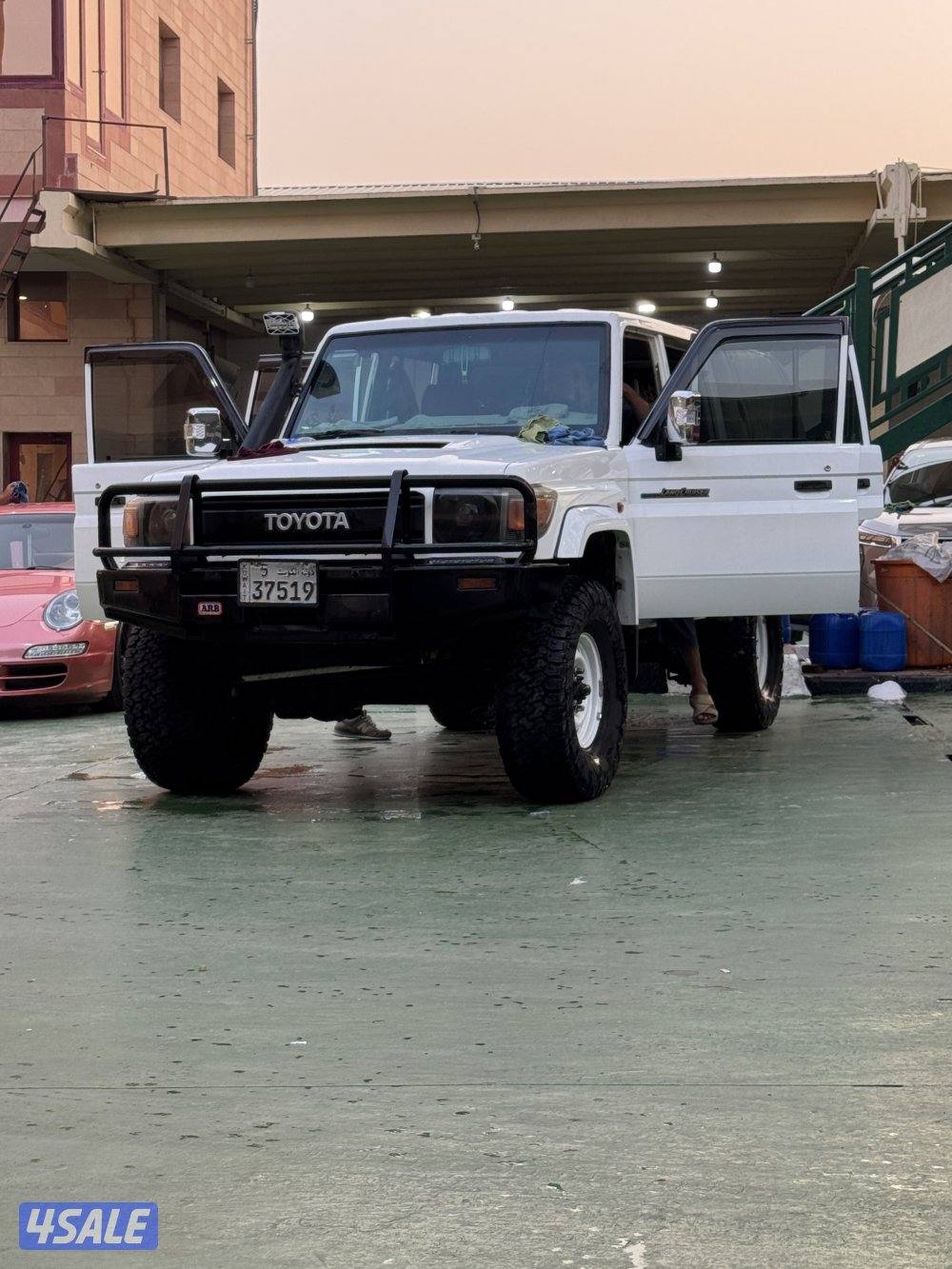 للبيع شاص ٢٠١٣ LC768