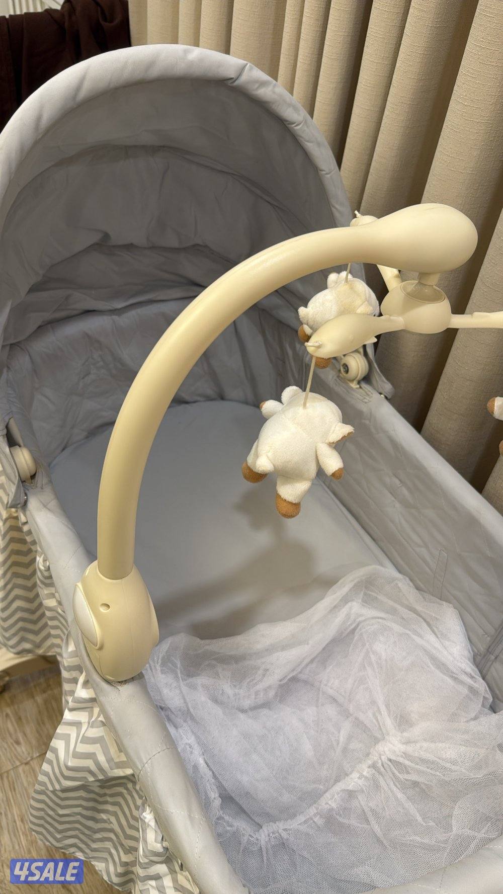 للبيع سرير اطفال شبة جديد1