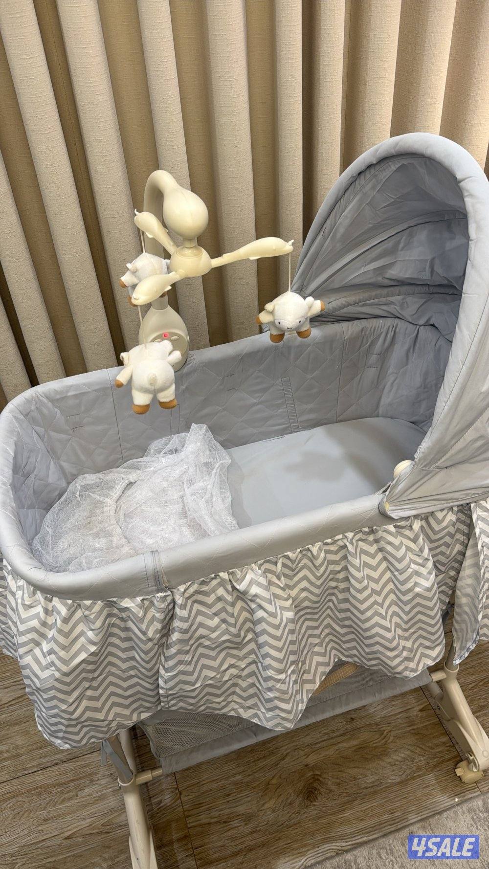 للبيع سرير اطفال شبة جديد3