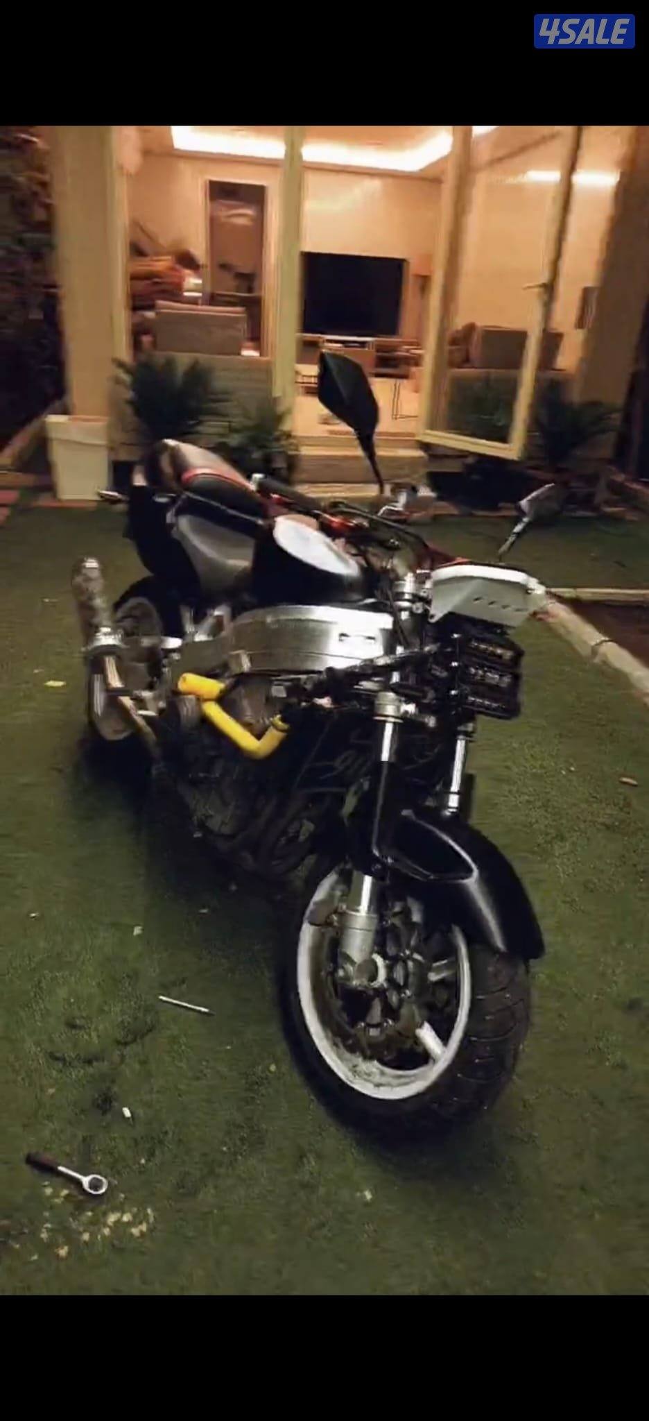 للبيع او البدل هوندا  900 CRB موديل 99
ماشي 851