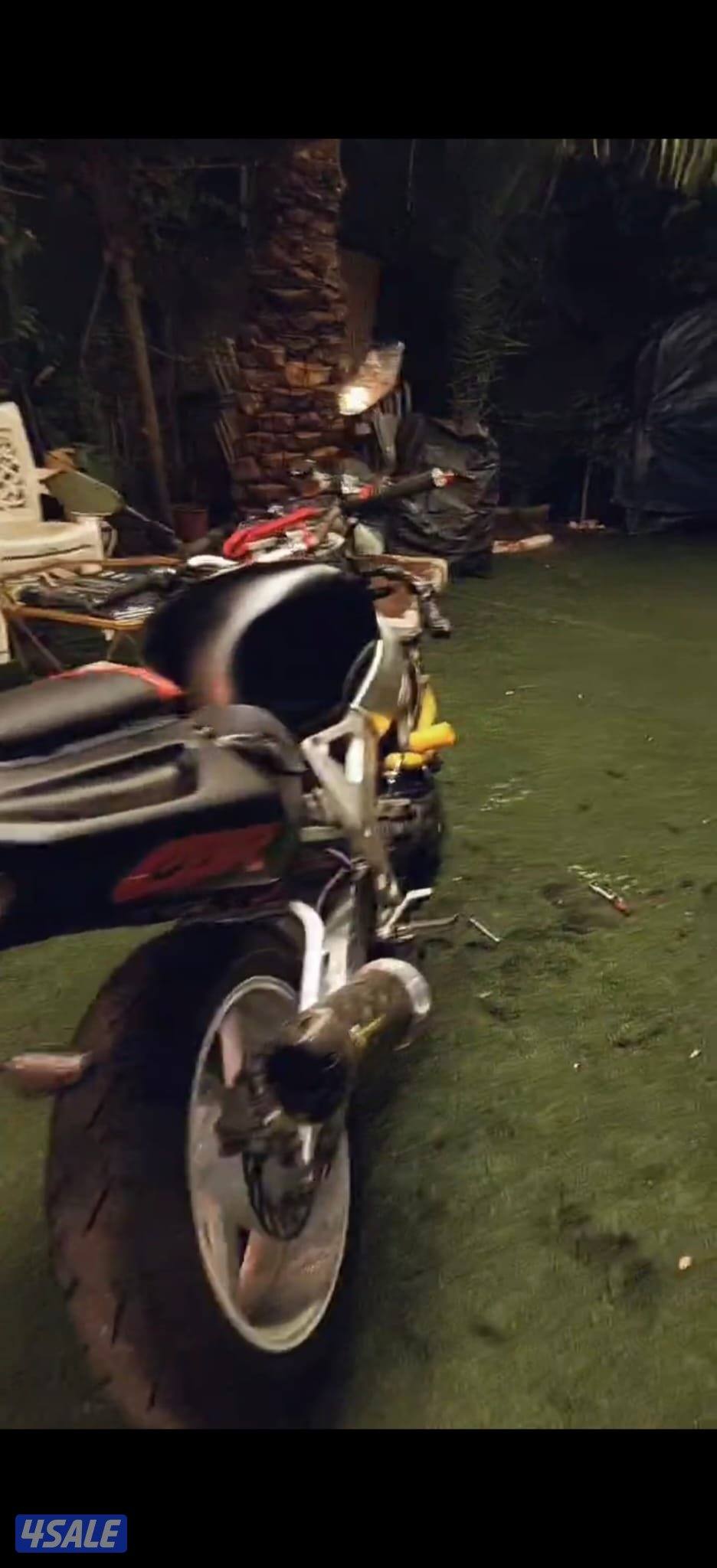 للبيع او البدل هوندا  900 CRB موديل 99
ماشي 853