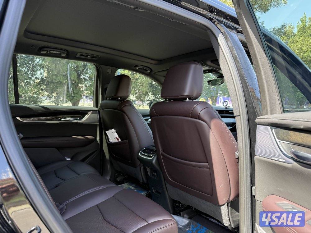 Cadillac XT6 2024 - V6 - Like New - Under warranty and Free service5