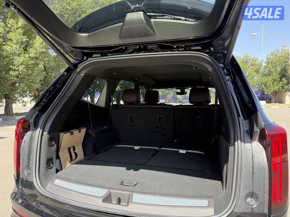 Cadillac XT6 2024 - V6 - Like New - Under warranty and Free service7