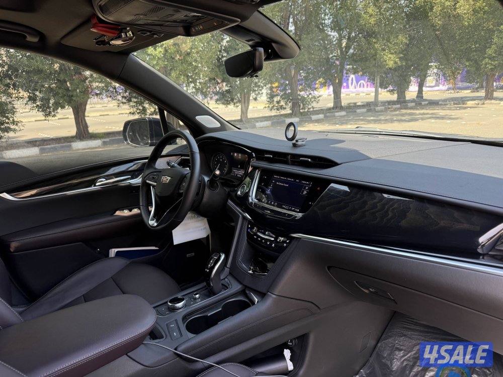 Cadillac XT6 2024 - V6 - Like New - Under warranty and Free service8