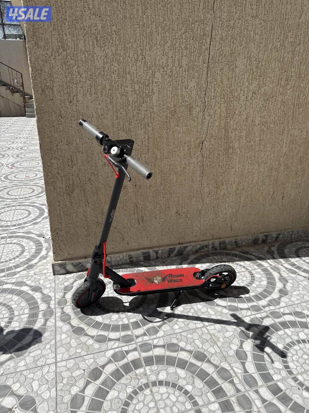 سكوتر حلوو سريع فيه مشكلة السكان يتحرك و التاير منسم شوي0