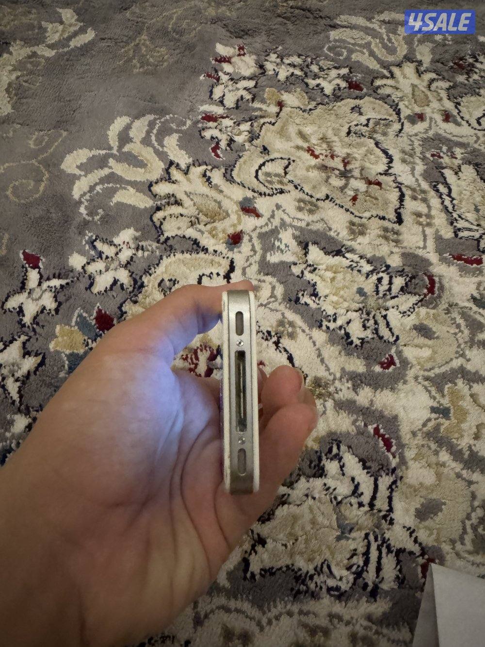 ايفون ٤ اس - ١٦ جيجا - حاله ممتازه جدا - مو مبدل شيء11