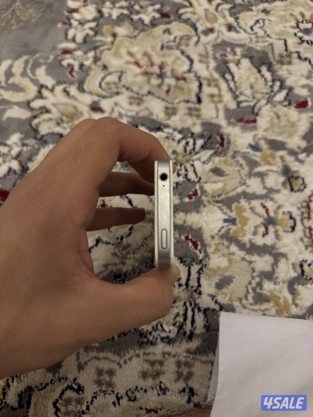 ايفون ٤ اس - ١٦ جيجا - حاله ممتازه جدا - مو مبدل شيء13