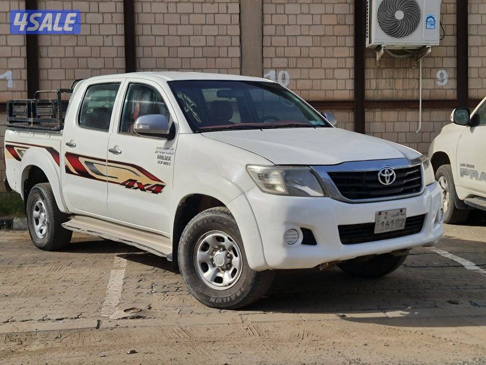 للبيع تويوتا هايلكس قير عادي دبل قير0