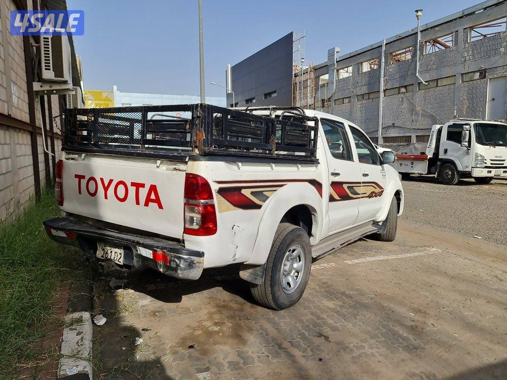 للبيع تويوتا هايلكس قير عادي دبل قير3