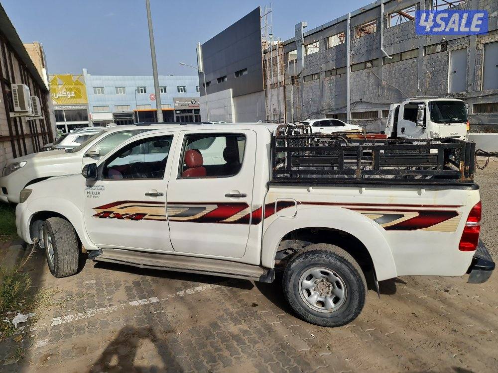 للبيع تويوتا هايلكس قير عادي دبل قير11