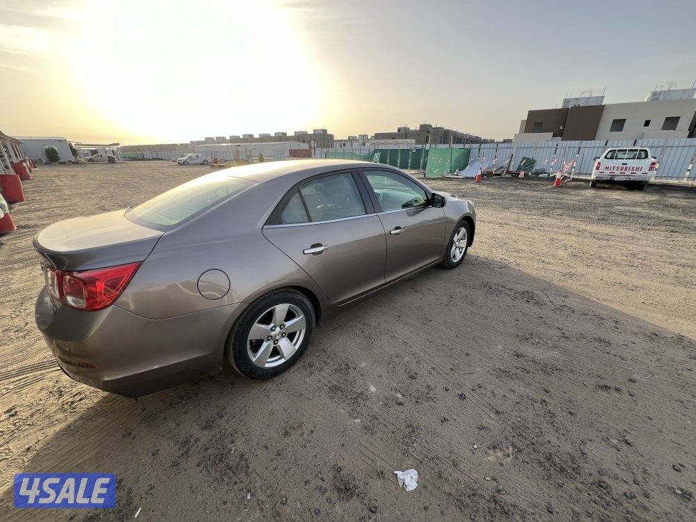 سيارة ماليبو ٢٠١٤ ماشية ١٨٥٠٠٠ كيلو كل صياناتها بالوكالة حتى الان3