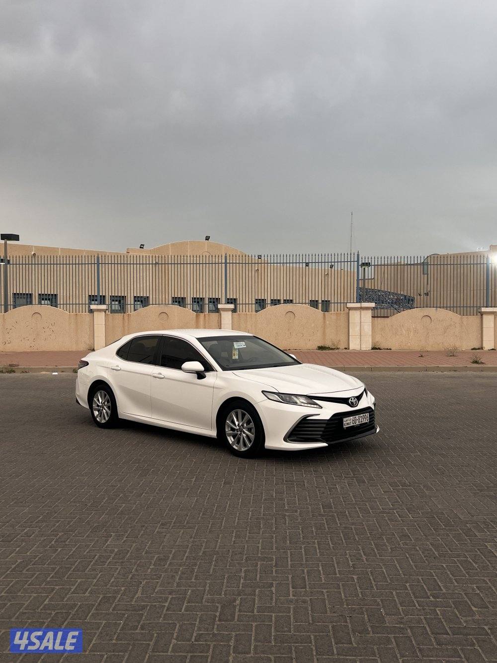 كامري بحالة الوكالة الساير LE بحالة المصنع2