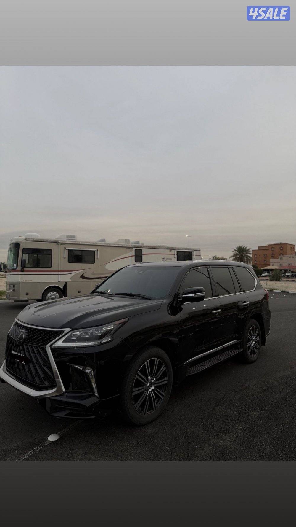 لكزس LX570 الساير 2018 سبورت بحاله الوكاله عداد 100 الف3