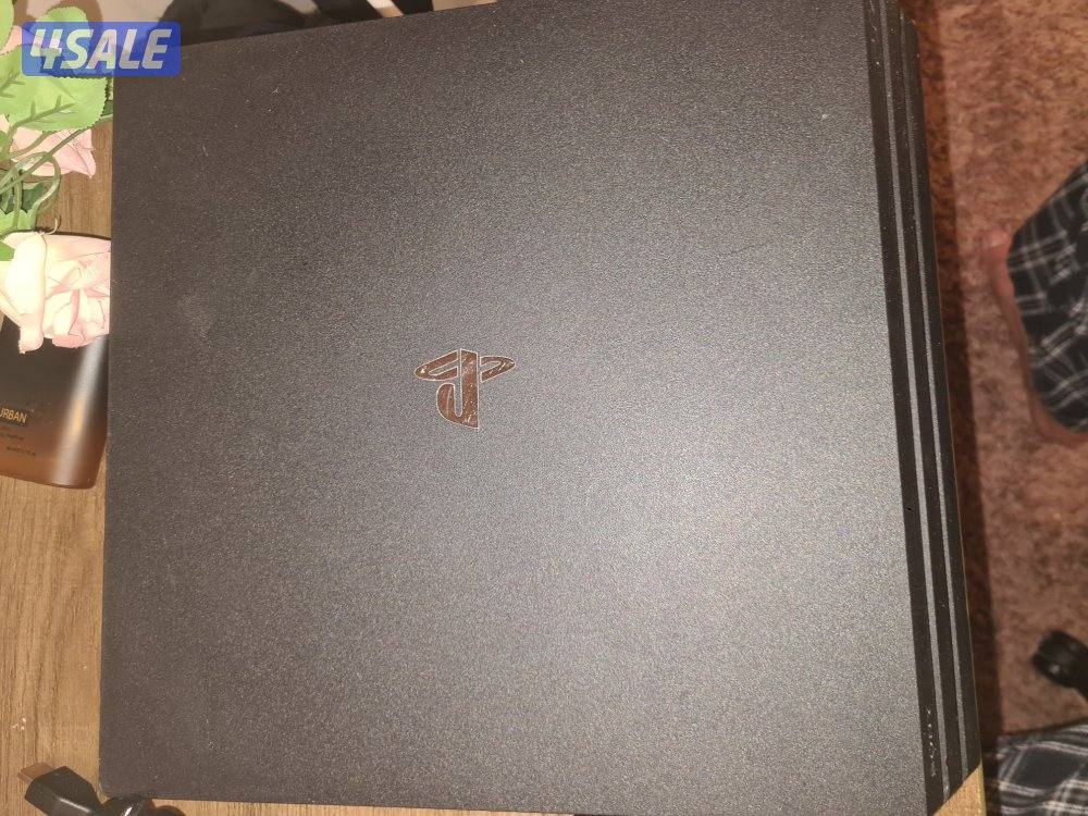 ps4 pro 1tb great condition 1 controller uncharted0