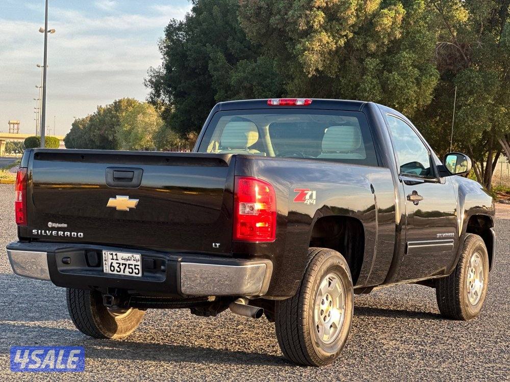 للبيع سلفرادو Z71 دبل جير وارد الوكالة الغانم3