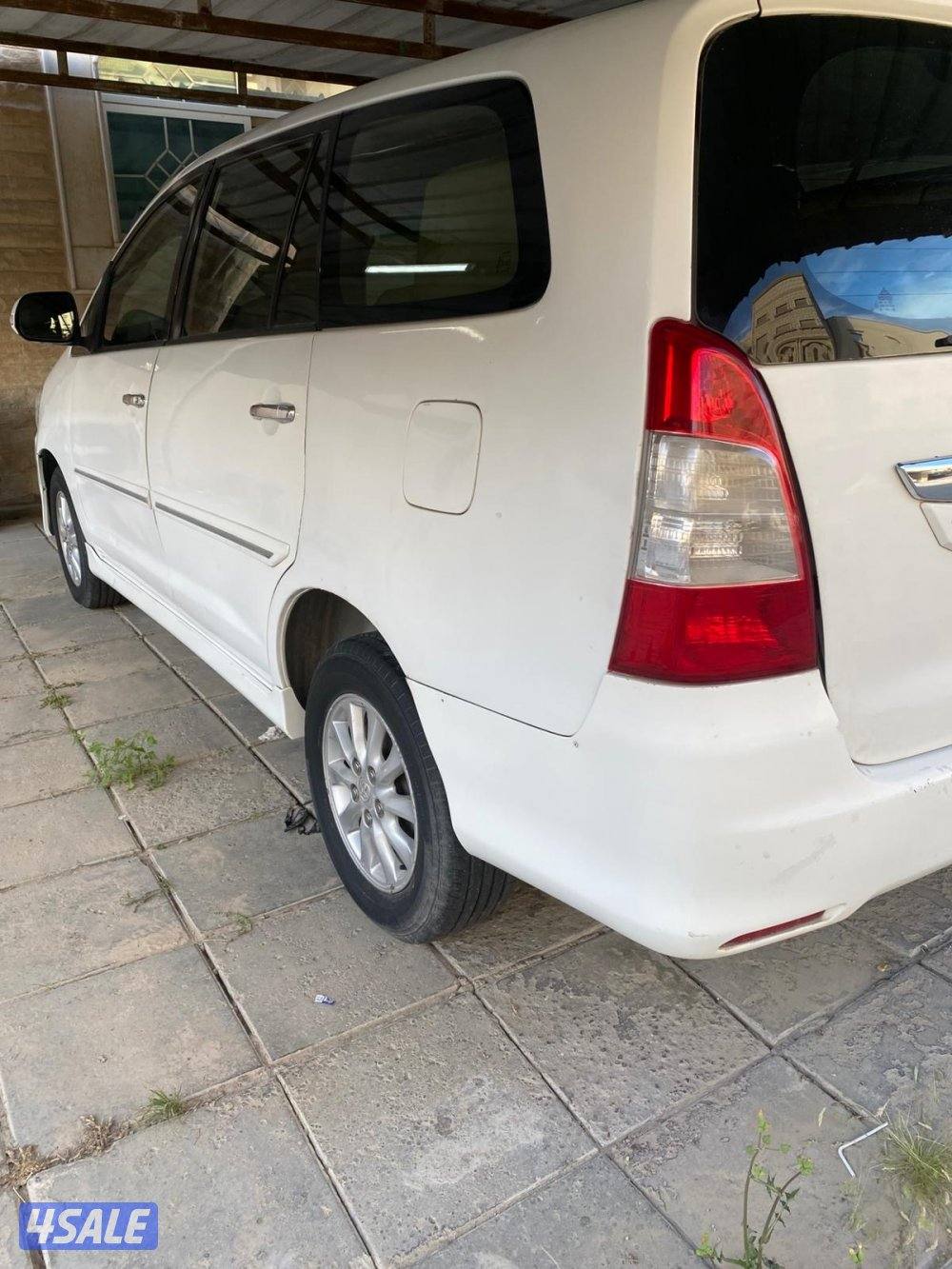 للبيع  انوفا ٢٠١٢1