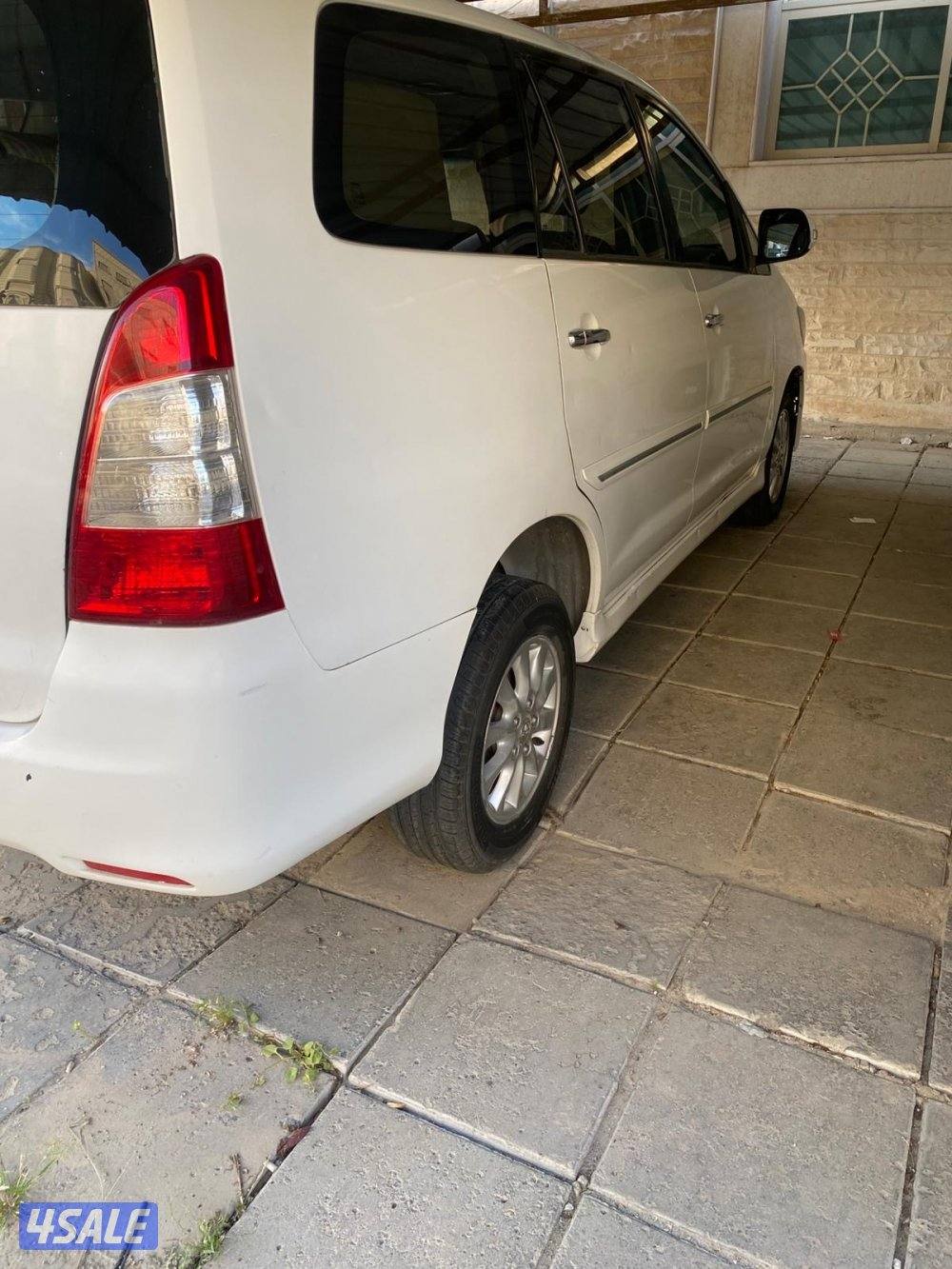 للبيع  انوفا ٢٠١٢2