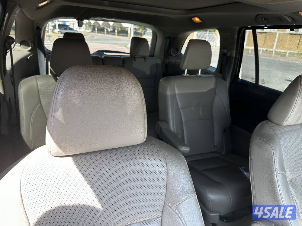 Honda pilot touring mileage 123000 black very good condition serviced1