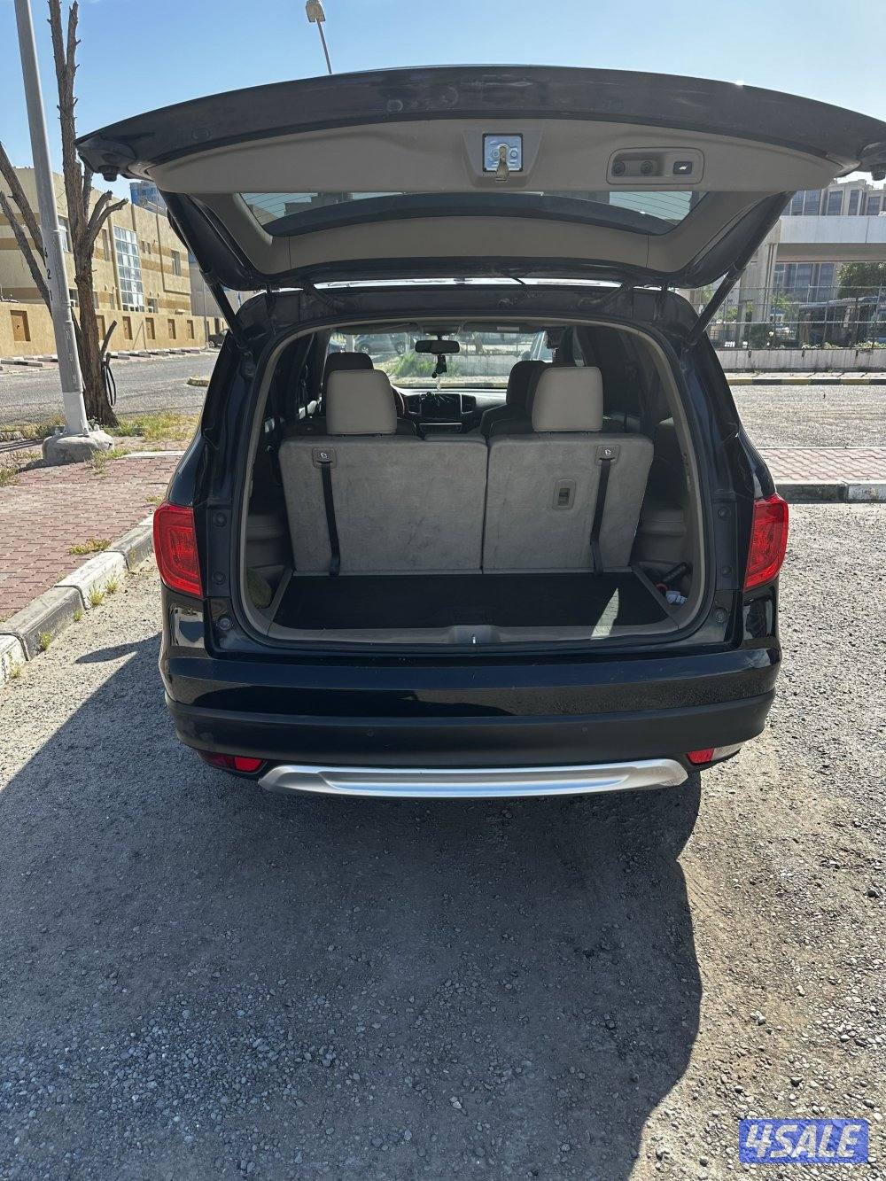 Honda pilot touring mileage 123000 black very good condition serviced3