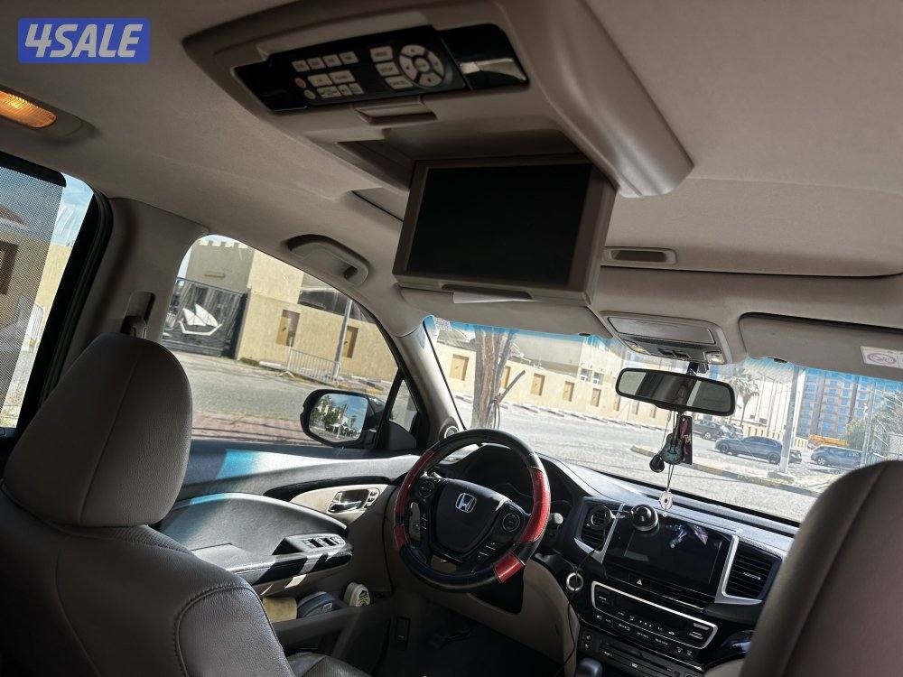 Honda pilot touring mileage 123000 black very good condition serviced7