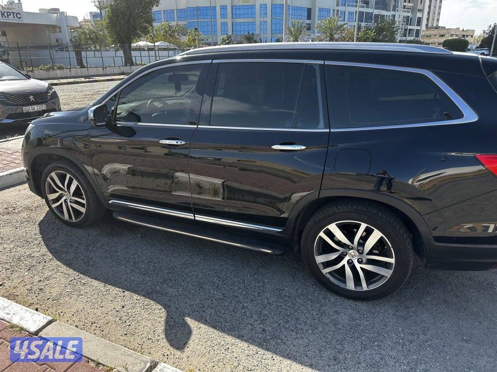 Honda pilot touring mileage 123000 black very good condition serviced9