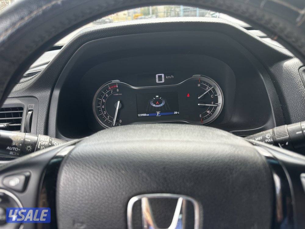 Honda pilot touring mileage 123000 black very good condition serviced13