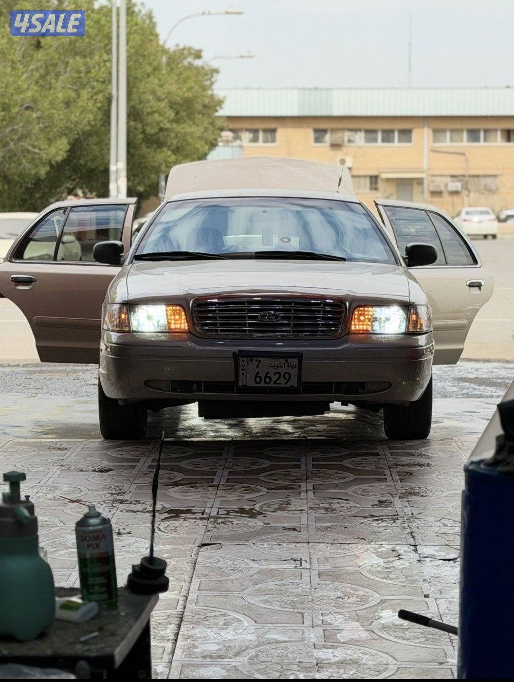 فورد فكتوريا1