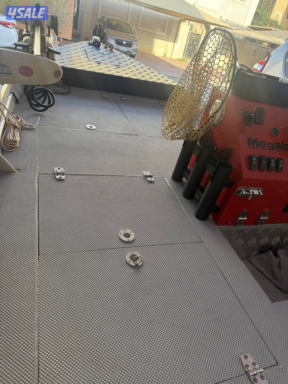 طراد المينيوم متعوب عليه ١٢ قدم4