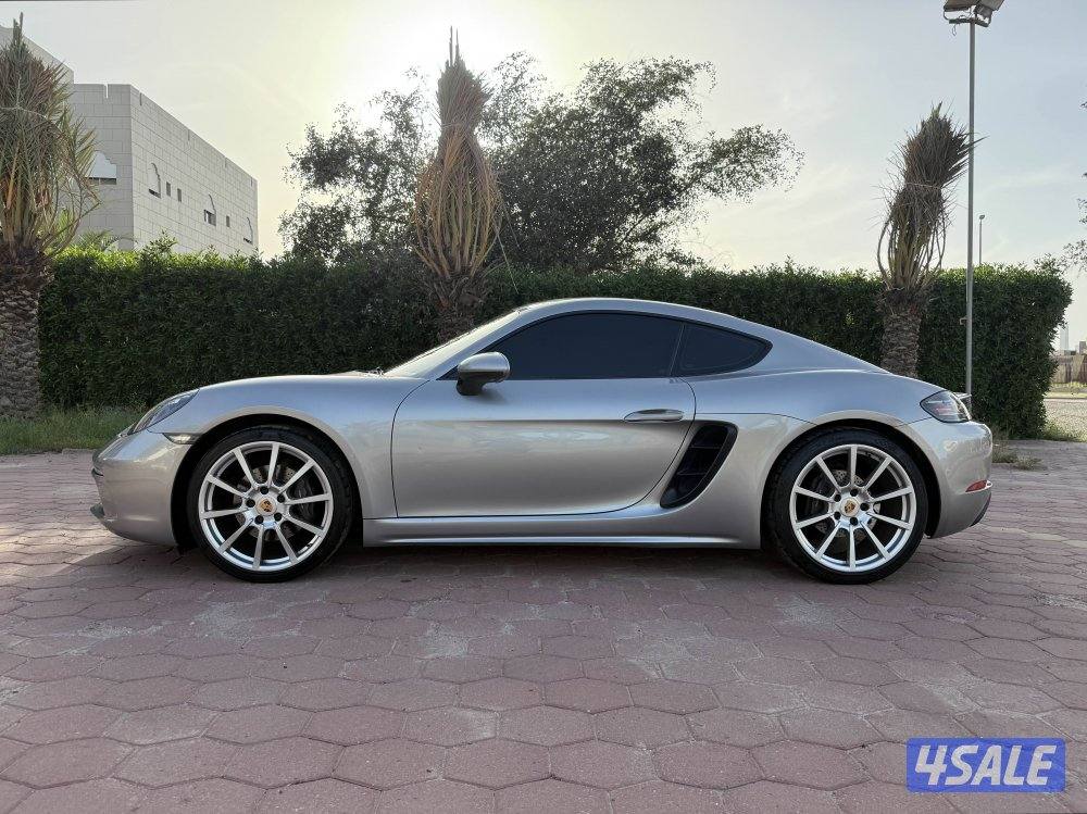 بورش كايمان 718 ماشي ٩٧5