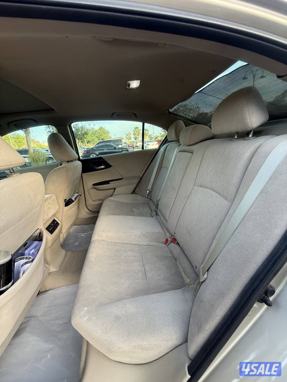 هوندا اكورد ذهبي  موديل ٢٠١٣10