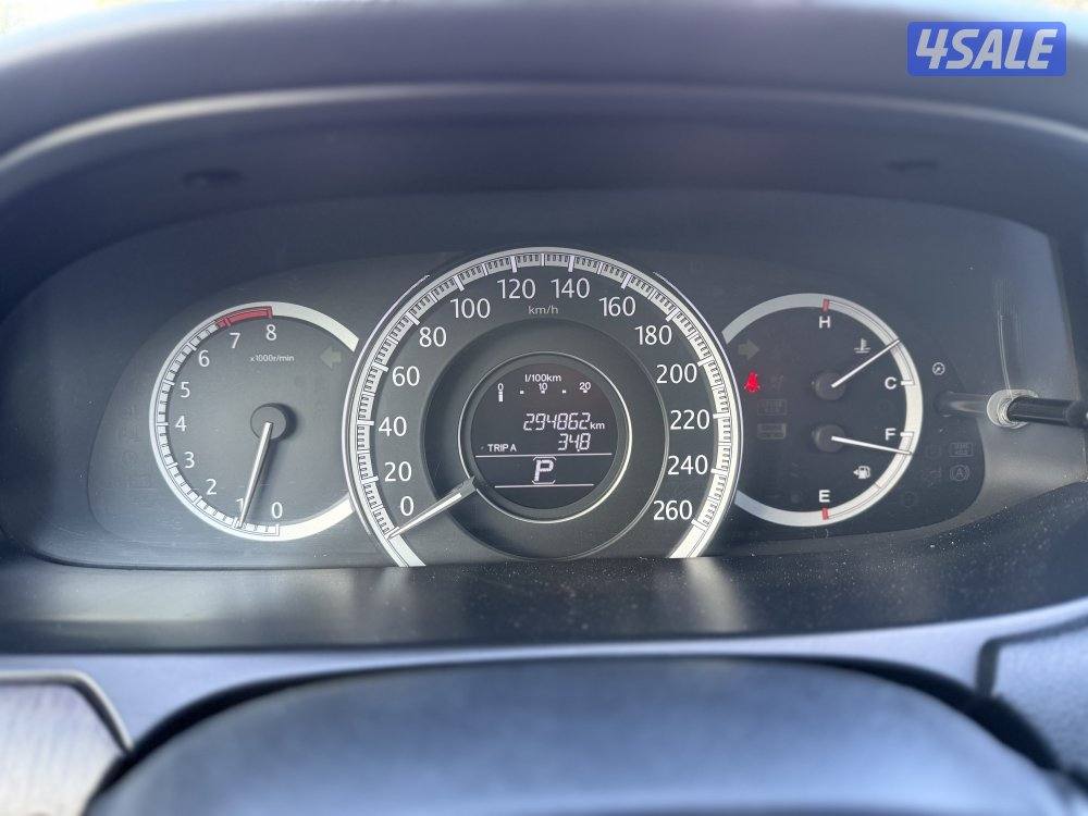 هوندا اكورد ذهبي  موديل ٢٠١٣12