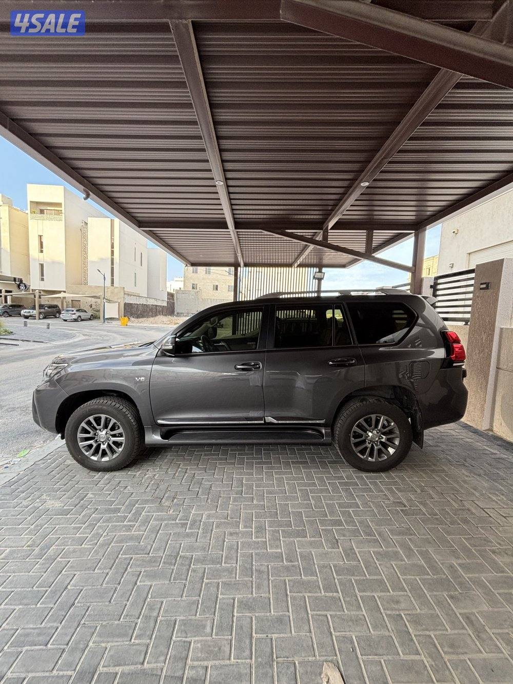 برادو vx 2019 رمادي - شبه وكالة3