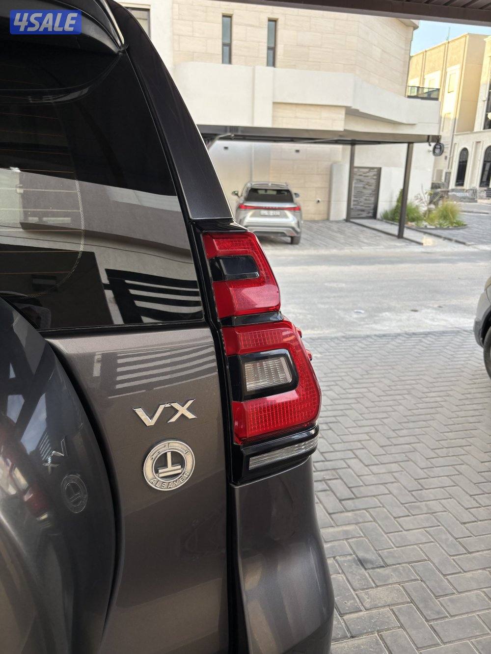 برادو vx 2019 رمادي - شبه وكالة4